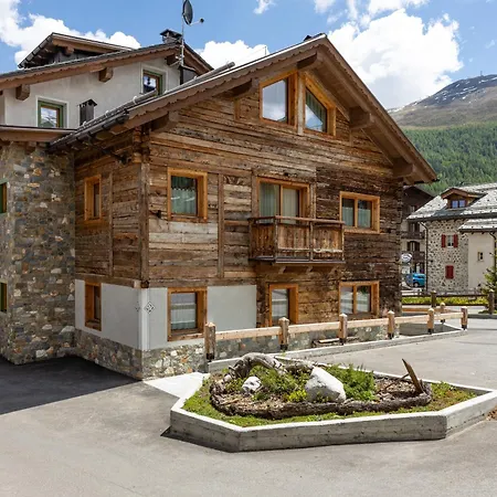 Wind Mountain Planet House Апартаменти *